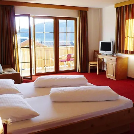 In With Sauna And Mountain Views بيت للعطل فس