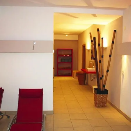 In With Sauna And Mountain Views Vakantiehuis